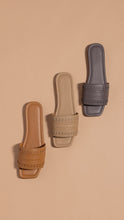 Load image into Gallery viewer, Sadu Sandals

